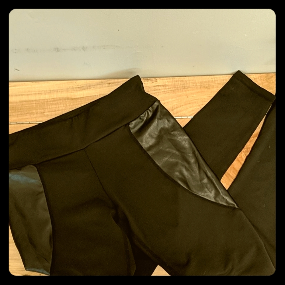 Black leggings